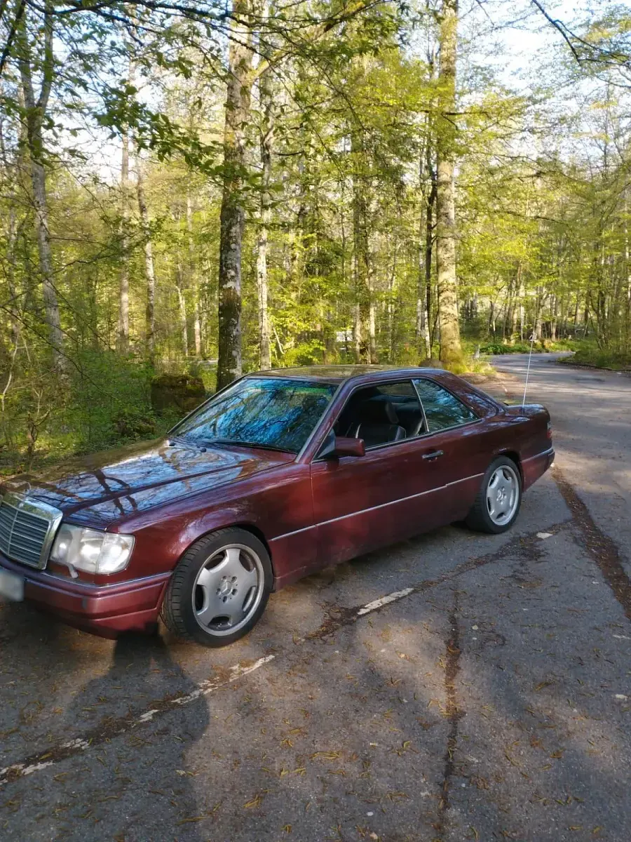 Gebraucht Mercedes 300 220 PS (161 kW) 1990 Andere farben Coupé