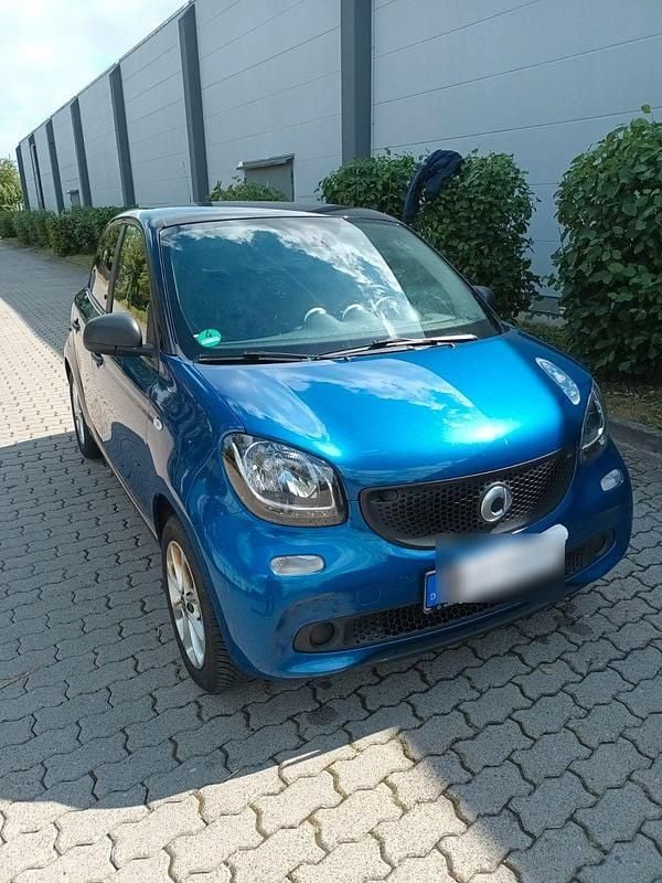 Blau Gebraucht 2017 Smart ForFour Kleinwagen | 8.699 € (Guter Preis) - Bild 1/4
