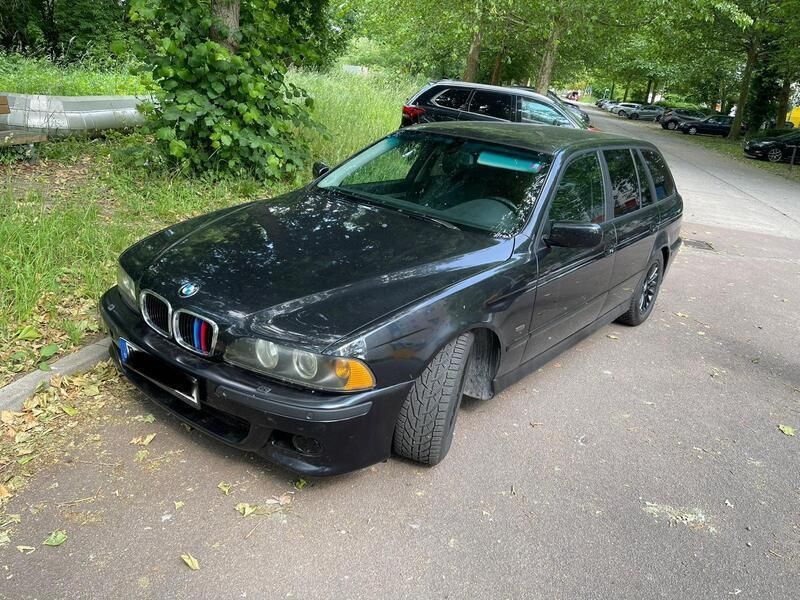 Schwarz Gebraucht 2004 BMW 530 Kombi | 4.000 € (Etwas zu teuer) - Bild 1/4
