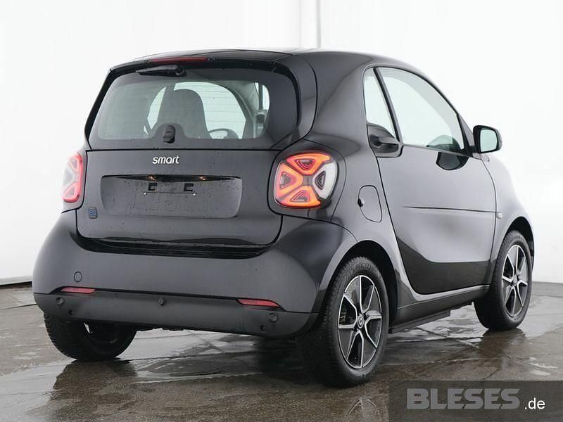 Gebraucht Smart ForTwo Coupé Exclusive 60 kW (82 PS) 2023 Bodypanels in black Kleinwagen
