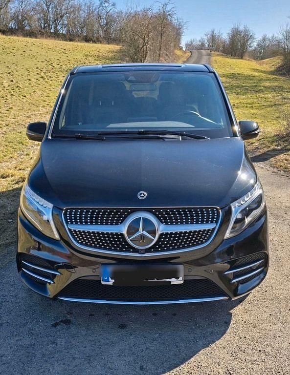 Gebraucht Mercedes V300 Avantgarde Edition 237 PS (174 kW) 2022 Schwarz Van / Kleinbus