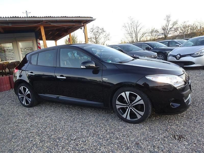 Gebraucht Renault Mégane Bose Edition 131 PS (96 kW) 2011 Schwarz Limousine