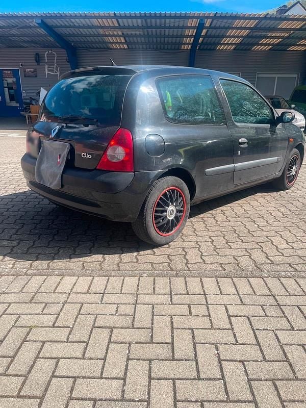 Gebraucht Renault Clio II 98 PS (72 kW) 2003 Schwarz Kleinwagen