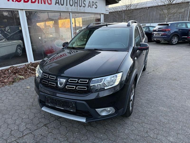 Gebraucht Dacia Logan MCV Stepway 95 PS (69 kW) 2019 Schwarz Limousine