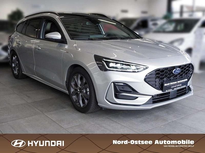 Gebraucht Ford Focus ST-Line 155 PS (114 kW) 2024 Polarsilber metallic Kombi
