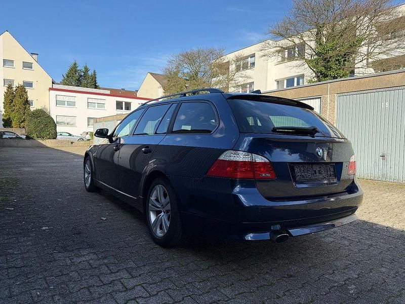 Gebraucht BMW 520 Lifestyle 177 PS (130 kW) 2010 Blau Limousine