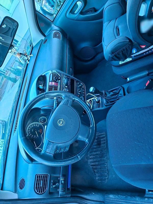 Gebraucht Opel Corsa 75 PS (55 kW) 2002 Kleinwagen