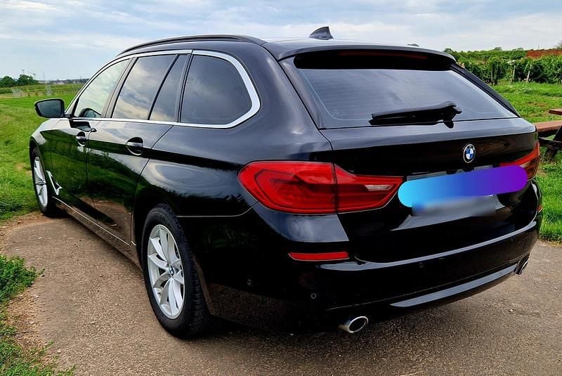 Gebraucht BMW 520 190 PS (139 kW) 2018 Schwarz Kombi