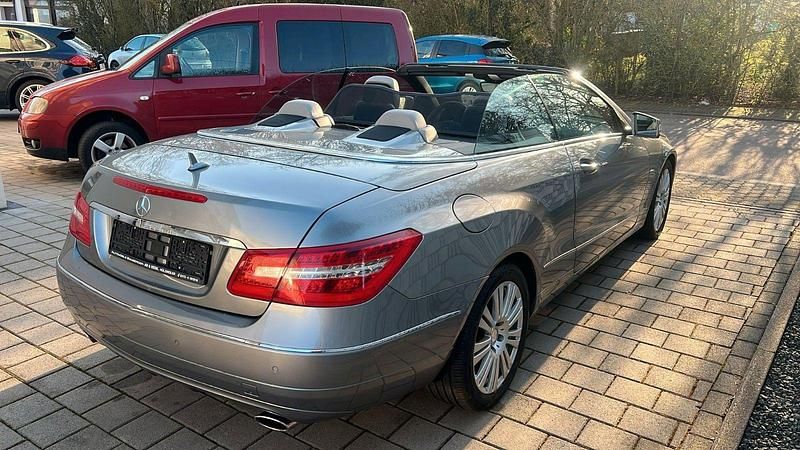 Usata Mercedes E350 231 CV (169 kW) 2010 Argento Cabrio