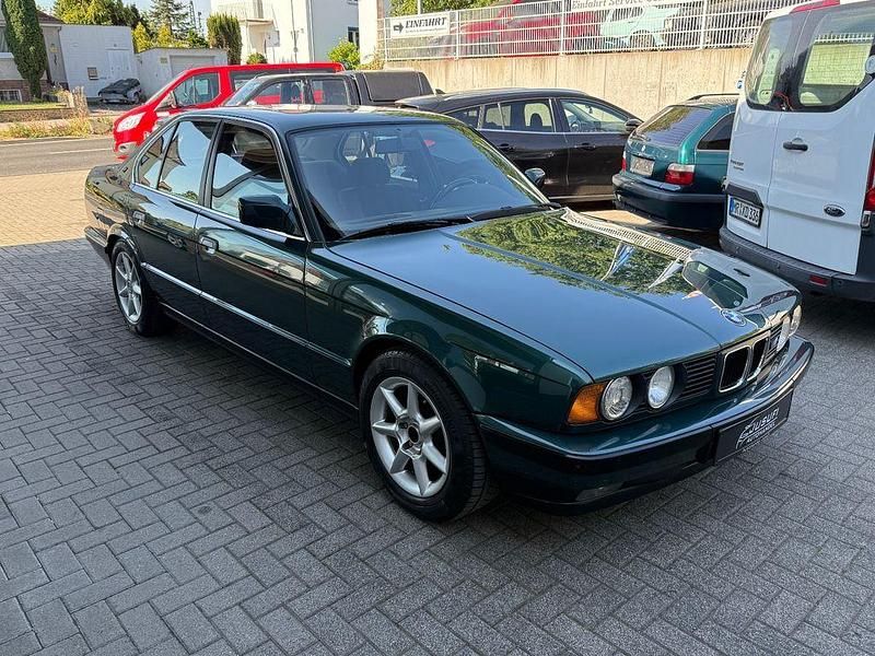 Gebraucht BMW 520 150 PS (110 kW) 1991 Grün Limousine