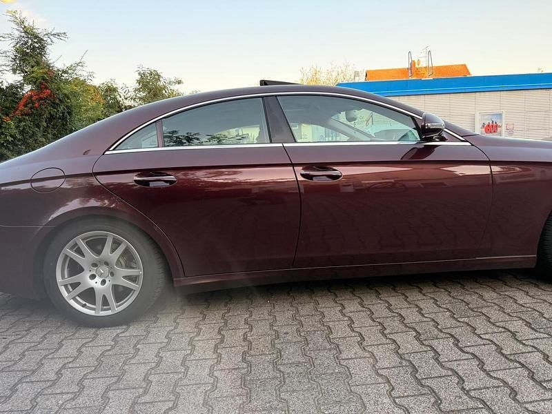 Gebraucht Mercedes CLS320 224 PS (164 kW) 2006 Rot Limousine