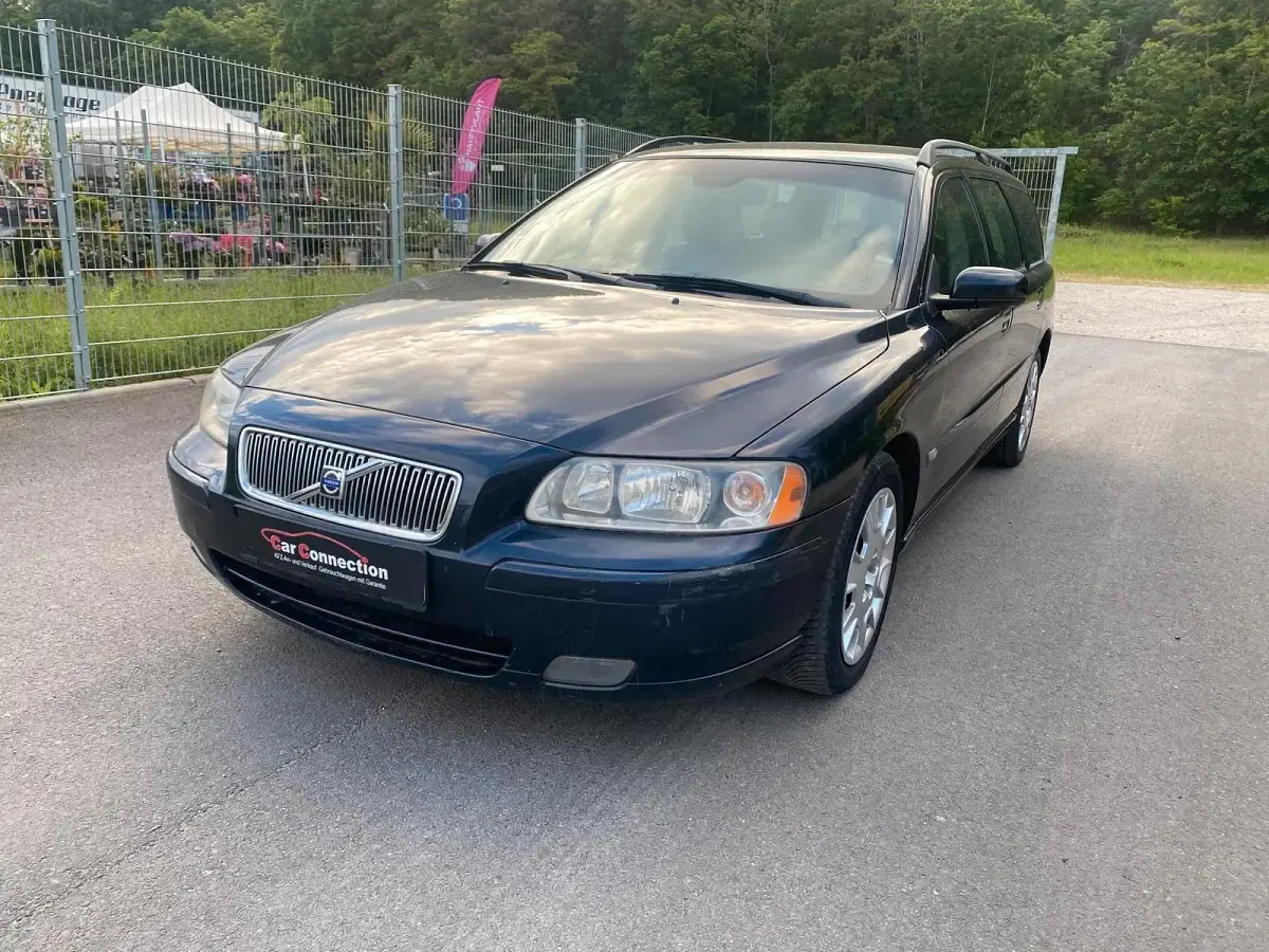 Używany Volvo V70 185 KM (136 kW) 2006 Niebieski Kombi