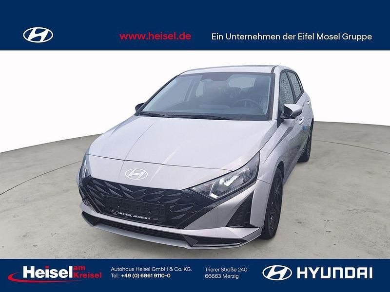 Grau Neu 2025 Hyundai i20 Trend Limousine | 22.260 € (Fairer Preis) - Bild 1/2