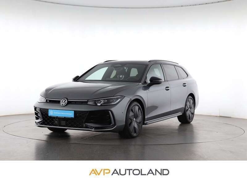Diabasgrau Gebraucht 2024 VW Passat Style Kombi | 47.459 € (Fairer Preis) - Bild 1/4