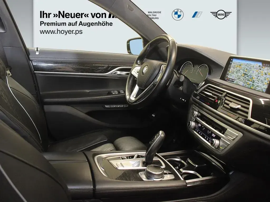 Second-hand BMW 730 Shadowline 265 CP (194 kW) 2017 Negru Berlinǎ