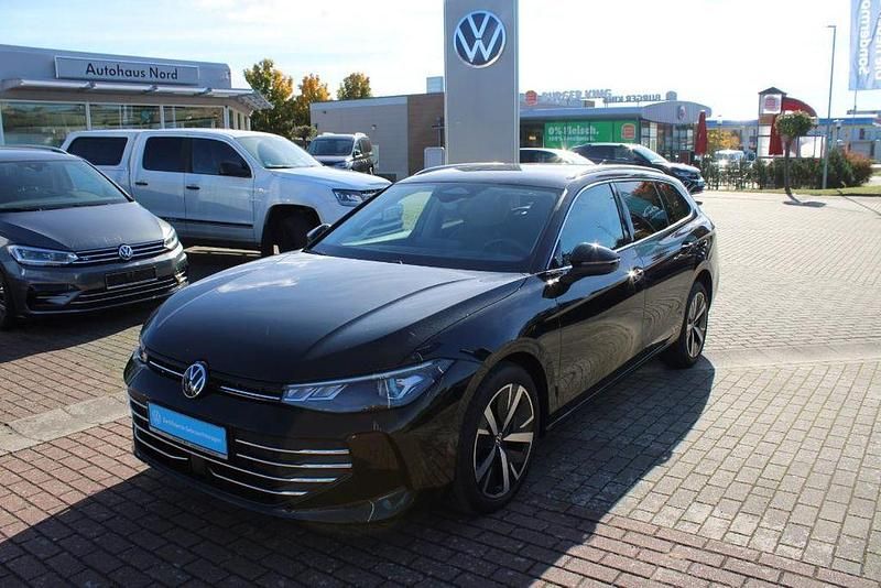 Schwarz Gebraucht 2025 VW Passat Business Kombi | 37.490 € (Superpreis) - Bild 1/4