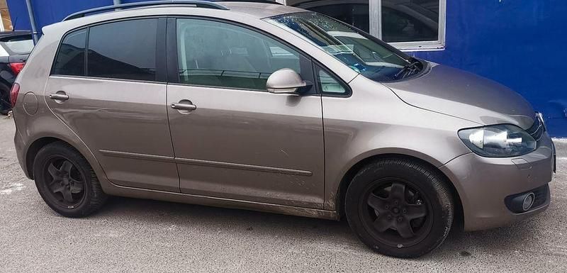 Gebraucht VW Golf Plus Cross 122 PS (89 kW) 2010 Beige Van / Kleinbus