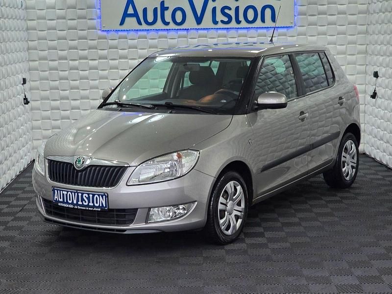 Beige Gebraucht 2011 Skoda Fabia Ambiente Kleinwagen | 4.450 € (Etwas zu teuer) - Bild 1/4