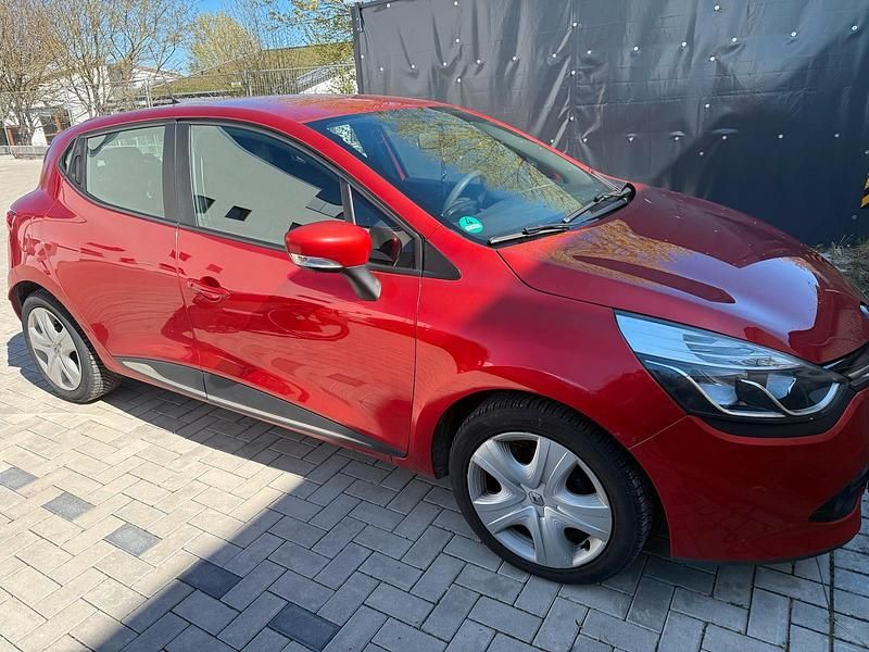 Gebraucht Renault Clio IV Dynamique 73 PS (53 kW) 2015 Rot Limousine