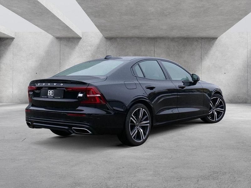 Gebraucht Volvo S60 R-Design 392 PS (288 kW) 2021 Schwarz Limousine