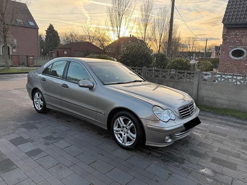 Gebraucht 2004 Mercedes C220 Limousine | 1.900 € (Superpreis) - Bild 1/4