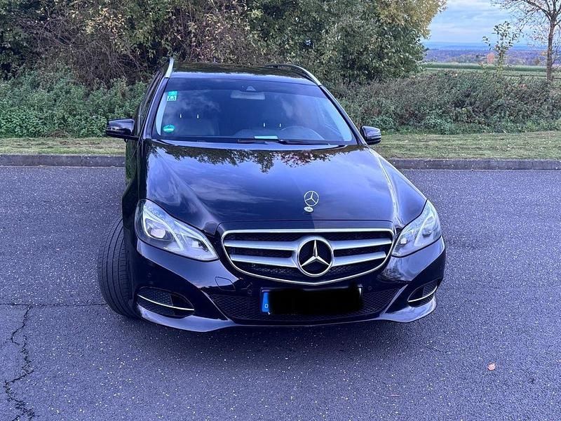 Gebraucht Mercedes E350 AMG 258 PS (189 kW) 2014 Schwarz Limousine