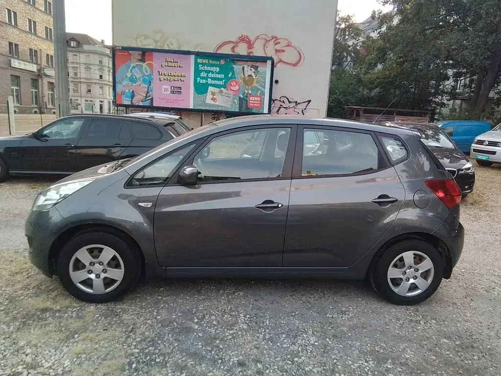 Gebraucht Kia Venga Vision 90 PS (66 kW) 2012 Grau Kleinwagen