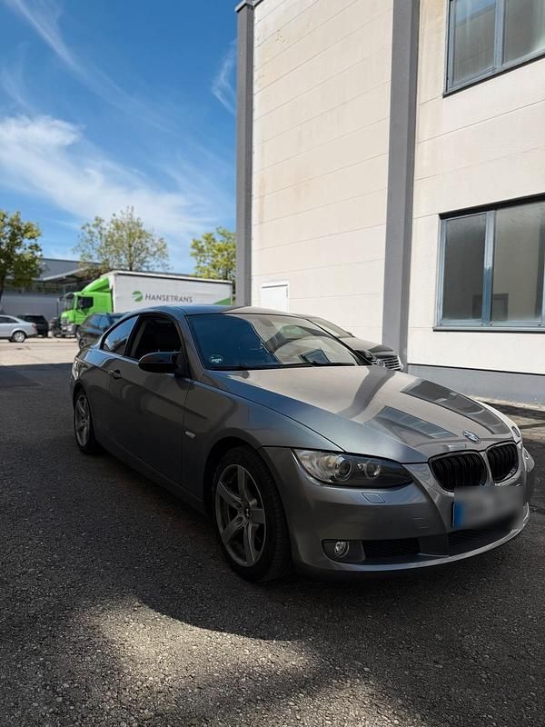 Gebraucht BMW 320 M Sport 177 PS (130 kW) 2009 Grau Coupé