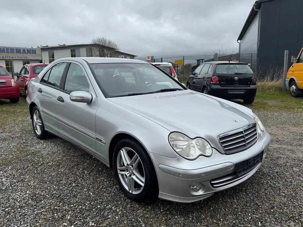 Gebraucht Mercedes C200 122 PS (89 kW) 2004 Silber Limousine