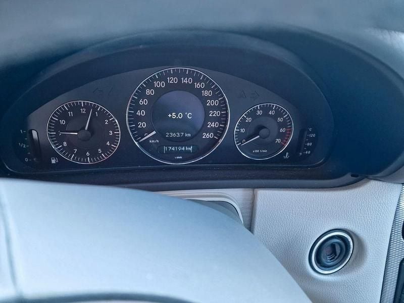 Gebraucht Mercedes CLK320 Avantgarde 218 PS (160 kW) 2002 Schwarz Coupé