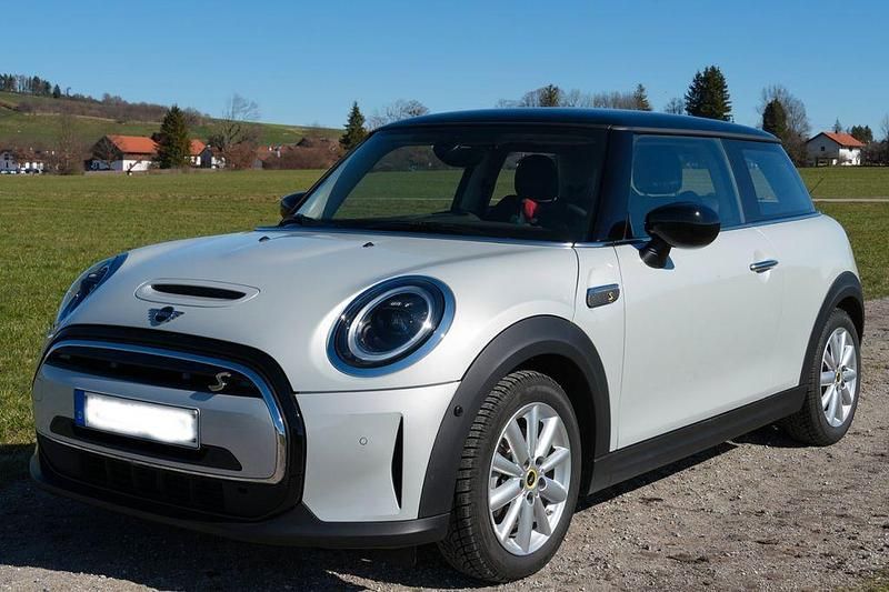 Second-hand Mini Cooper 135 kW (184 CP) 2022 Alb Hatchback