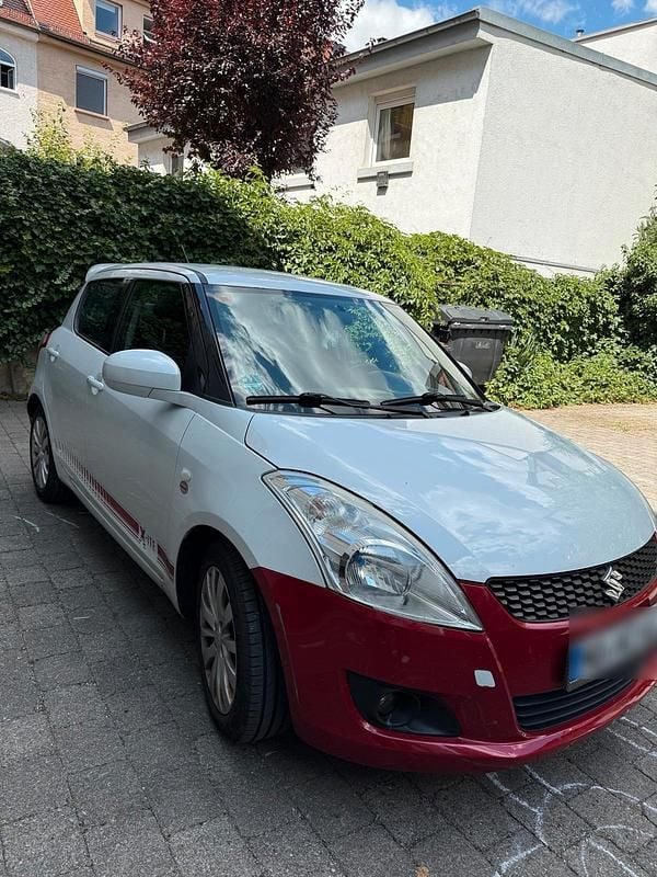 Weiß Gebraucht 2011 Suzuki Swift Kleinwagen | 3.200 € (Guter Preis) - Bild 1/4