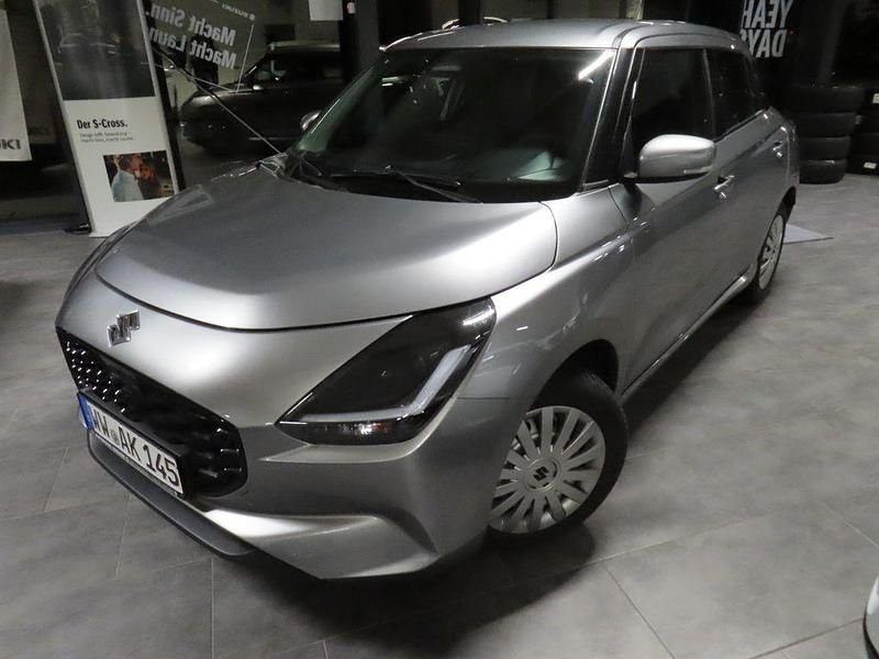 Neu Suzuki Swift Comfort+ 83 PS (61 kW) 2026 Silber Kleinwagen