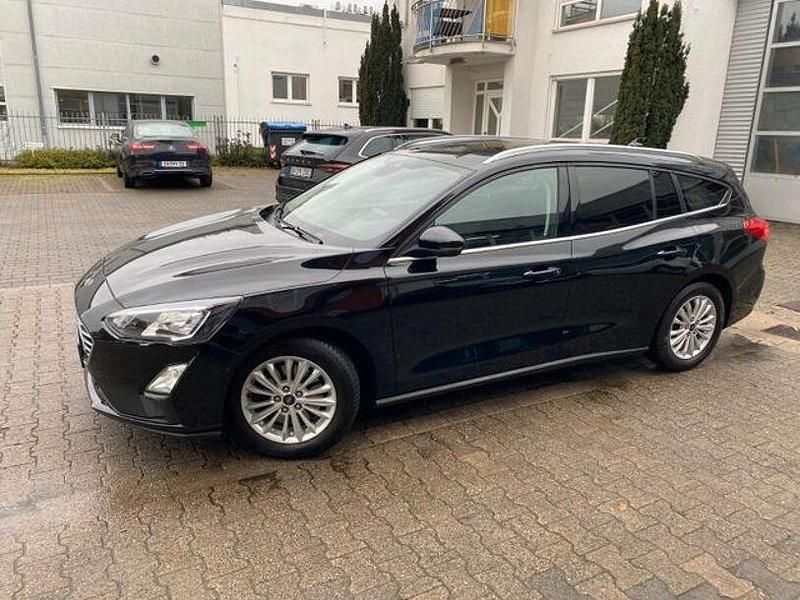 Gebraucht Ford Focus Titanium 125 PS (91 kW) 2021 Schwarz Kombi
