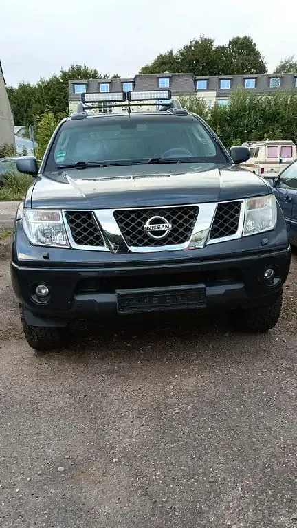 Gebraucht Nissan Navara 171 PS (125 kW) 2006 Schwarz Pickup
