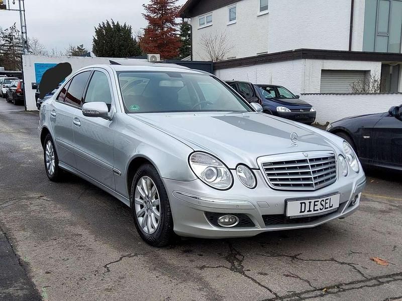 Gebraucht Mercedes E200 Elegance 136 PS (100 kW) 2008 Silber Limousine
