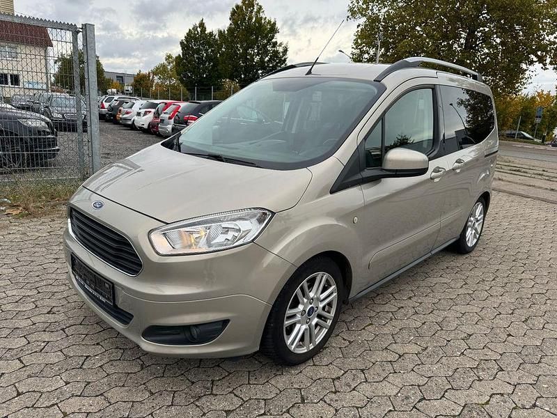 Tectonic silver Gebraucht 2015 Ford Tourneo Courier Titanium Van / Kleinbus | 6.999 € (Superpreis) - Bild 1/4