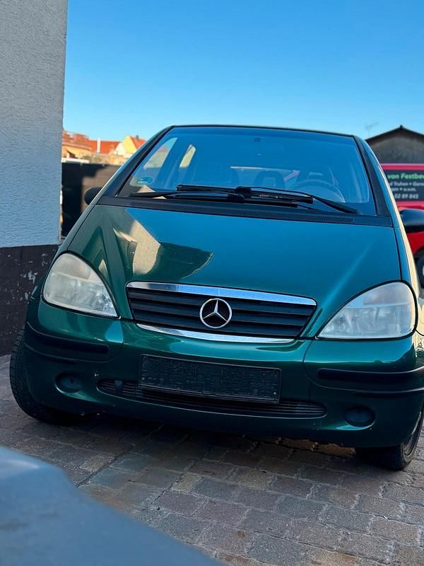 Grün Gebraucht 2000 Mercedes A140 Kleinwagen | 200 € - Bild 1/4