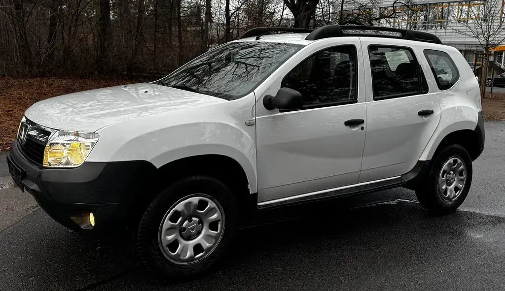 Usata Dacia Duster Basis 105 CV (77 kW) 2013 Bianco SUV