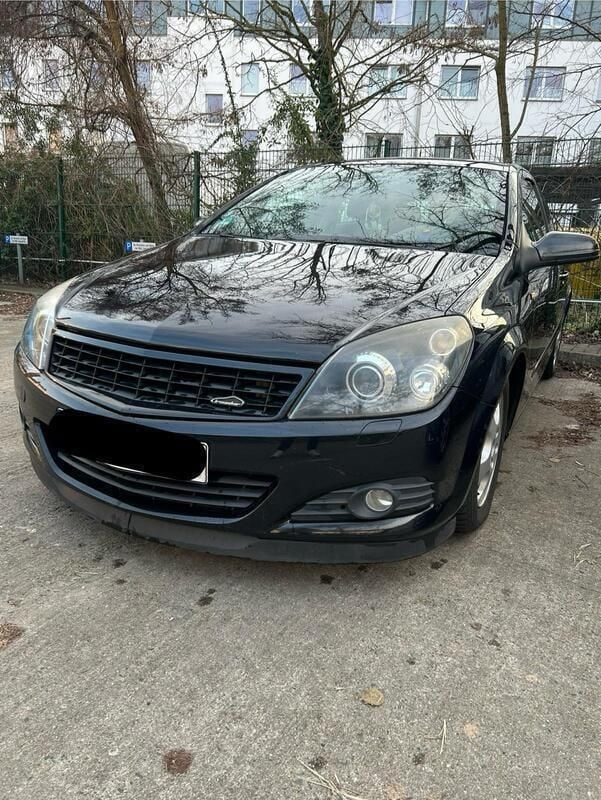 Schwarz Gebraucht 2005 Opel Astra GTC Coupé | 2.222 € (Guter Preis) - Bild 1/4