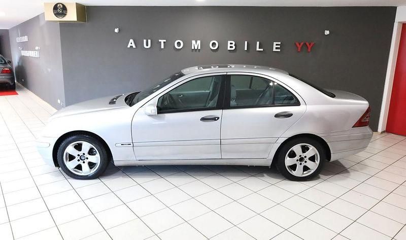Gebraucht Mercedes C220 Classic 143 PS (105 kW) 2000 Silber Limousine