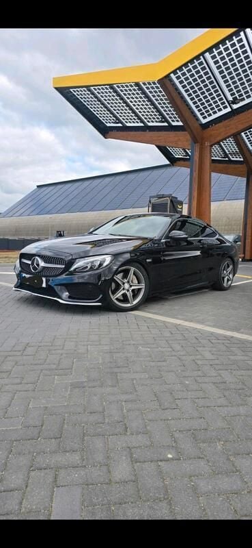 Schwarz Gebraucht 2017 Mercedes C250 AMG line Coupé | 23.000 € (Guter Preis) - Bild 1/4