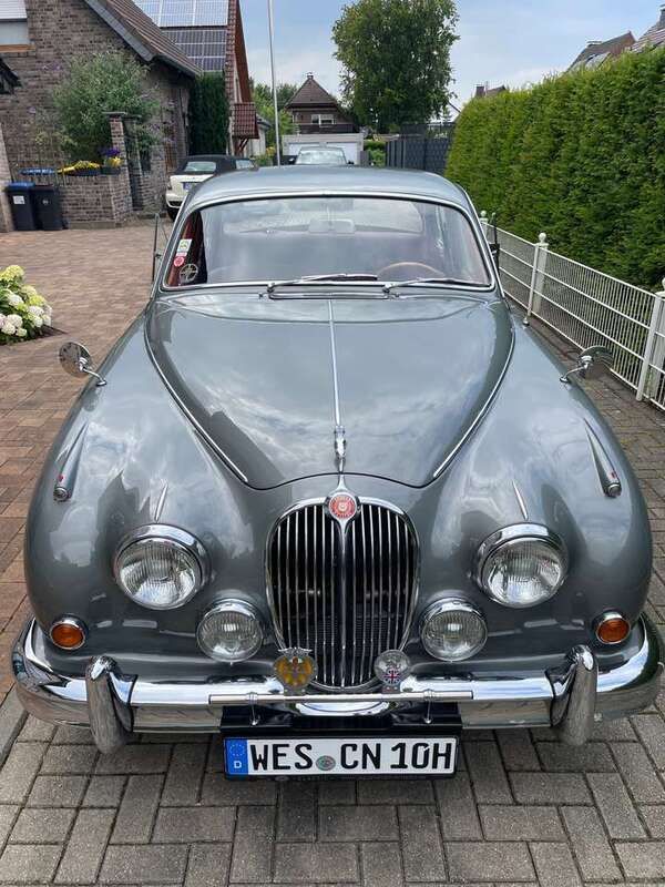 Grau Gebraucht 1964 Jaguar MK II Limousine | 50.900 € - Bild 1/4