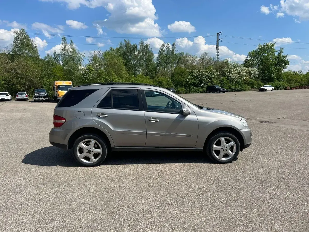 Gebraucht Mercedes ML280 190 PS (139 kW) 2008 Beige SUV