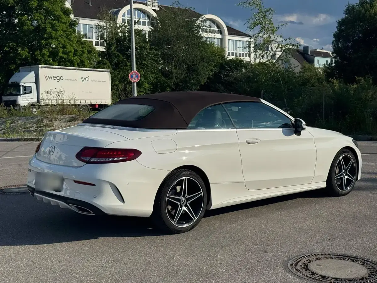 Gebraucht Mercedes C200 AMG line 184 PS (135 kW) 2017 Weiß Cabrio