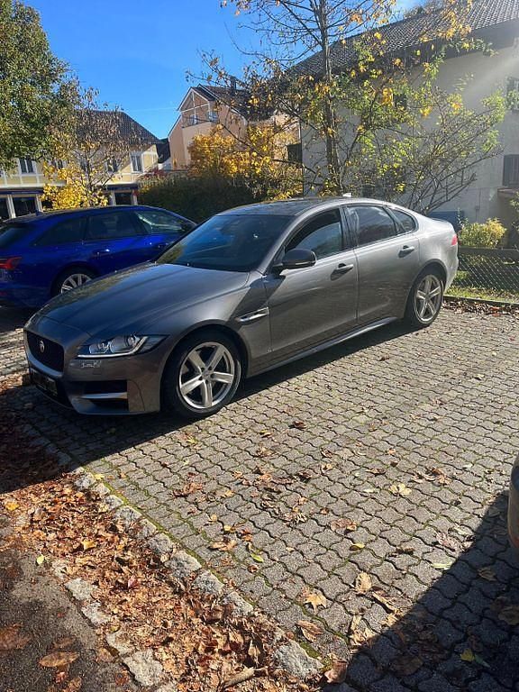 Gebraucht Jaguar XF R-Sport 300 PS (220 kW) 2017 Grau Limousine