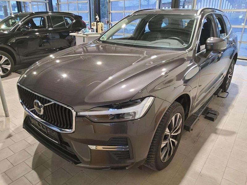 Gebraucht Volvo XC60 Core 197 PS (144 kW) 2023 Grau platinum grey / metallic SUV