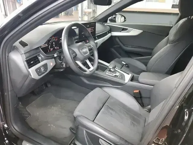 Używany Audi A4 S-Line 265 KM (194 kW) 2024 Czarny Kombi
