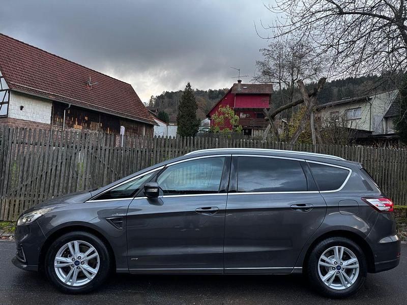 Gebraucht Ford S-MAX Titanium 190 PS (139 kW) 2021 Grau Van / Kleinbus