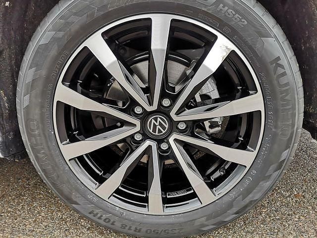 Neu VW Multivan Edition 150 PS (110 kW) 2025 Grau Van